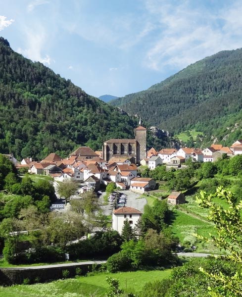 Vistas de la Villa de Isaba, Navarra